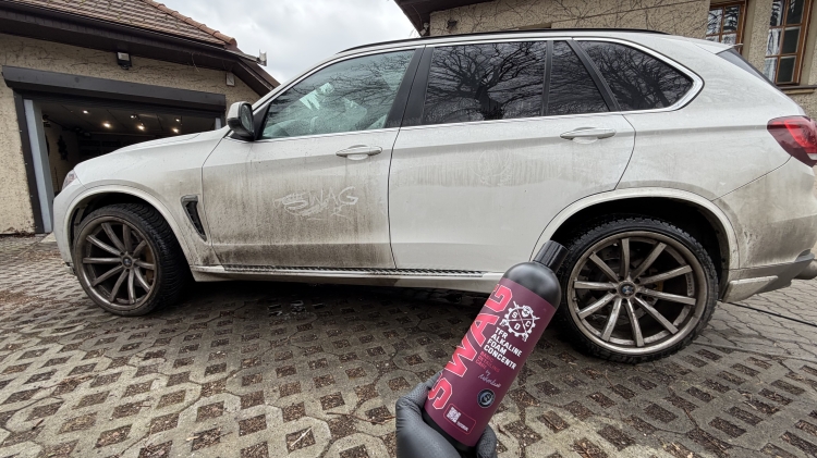 usuwanie-filmu-drogowego-usuwanie-owadow-z-lakieru-usuwanie-soli-drogowej-srodek-do-mycia-bezdotykowego-koncentrat